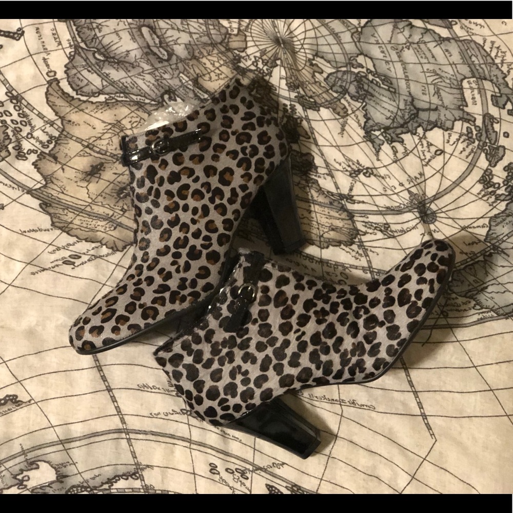 Aerosoles booties size 8